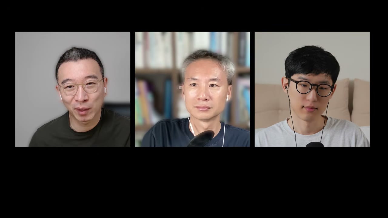 세 진행자가 이번 주 소식을 여는 오프닝