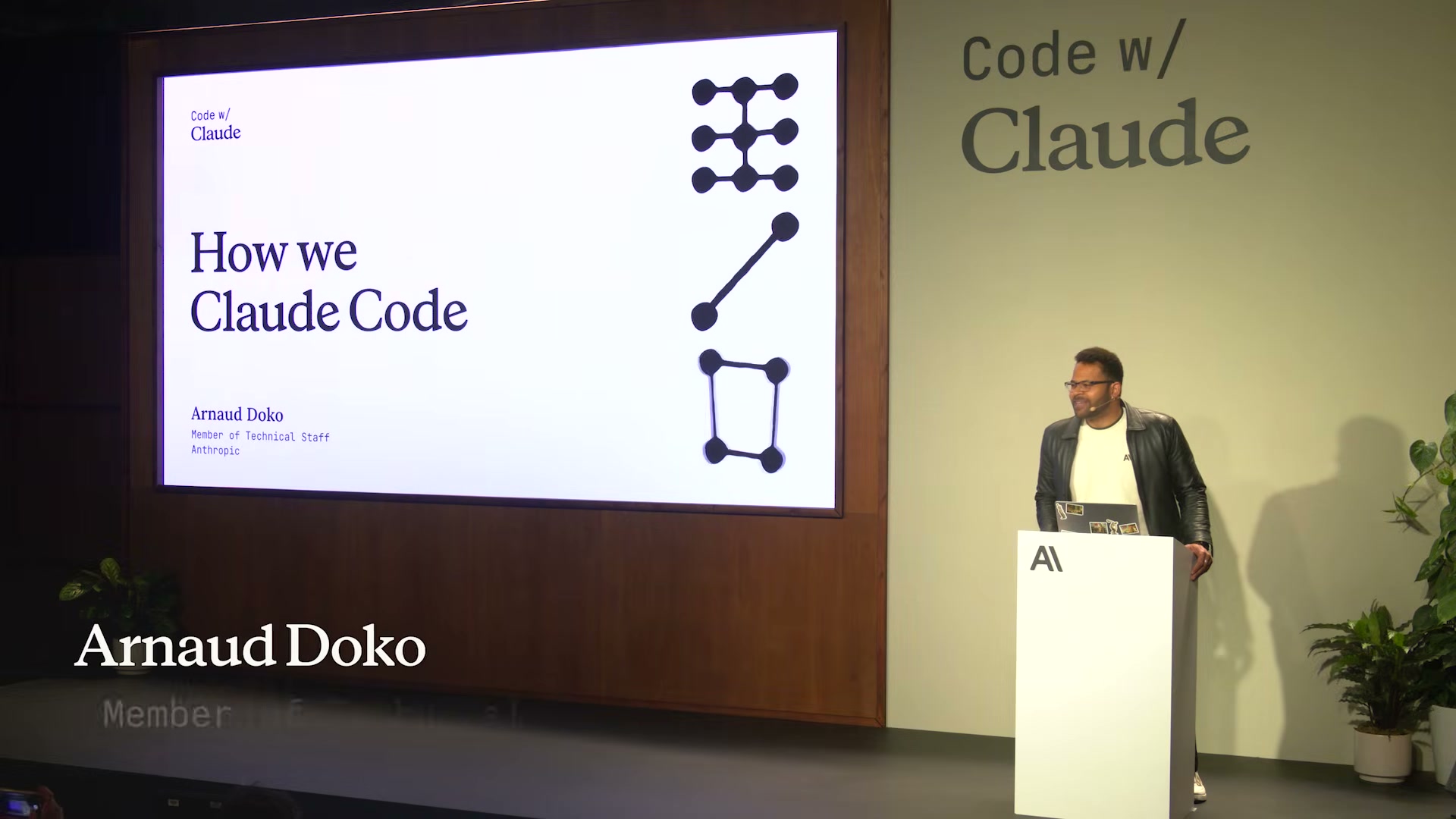 장면 1 — "How we Claude Code" 타이틀 슬라이드, 발표자 Arnaud Doko(Member of Technical Staff, Anthropic)