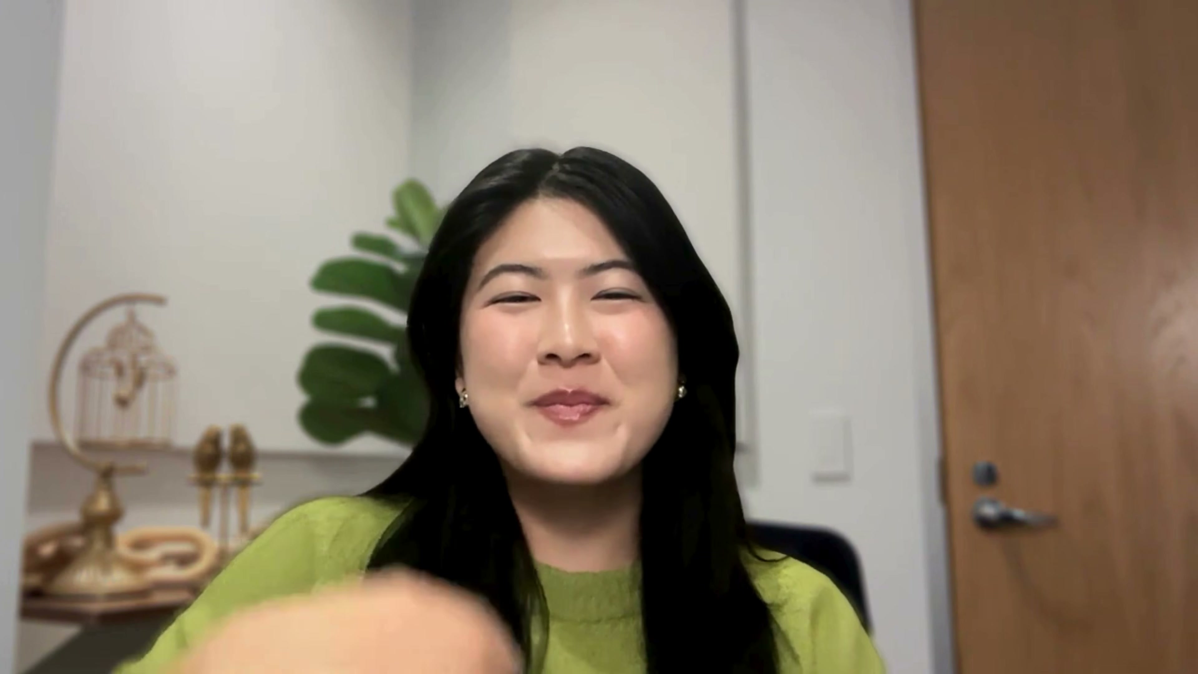 장면 2 — 준비물을 설명하는 Amy